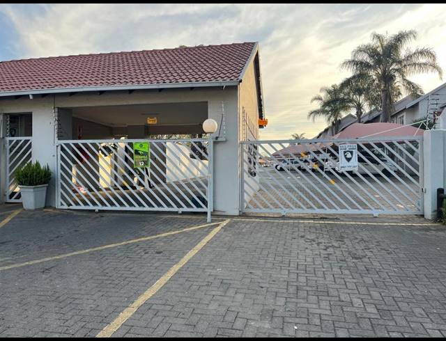 2 BEDROOM APARTMENT FOR SALE IN GLEN MARAIS